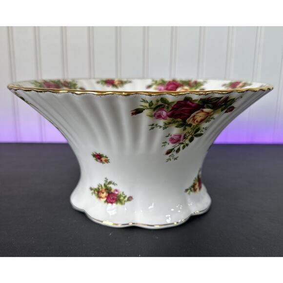 Royal Albert Vintage Old Country Roses Fluted, Footed Round Bowl 9.50” - Picture 2 of 7